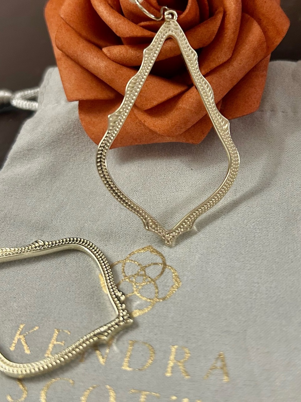 Kendra Scott Sophie Drop Earrings 🌸 - Picture 5 of 9